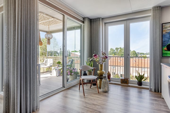 Photo 12 of Evertsenstraat 3-A