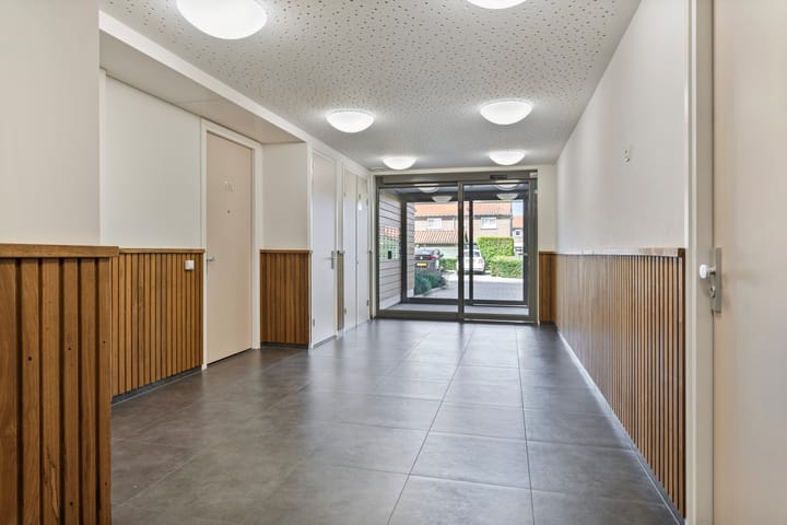 Photo 22 of Evertsenstraat 3-A