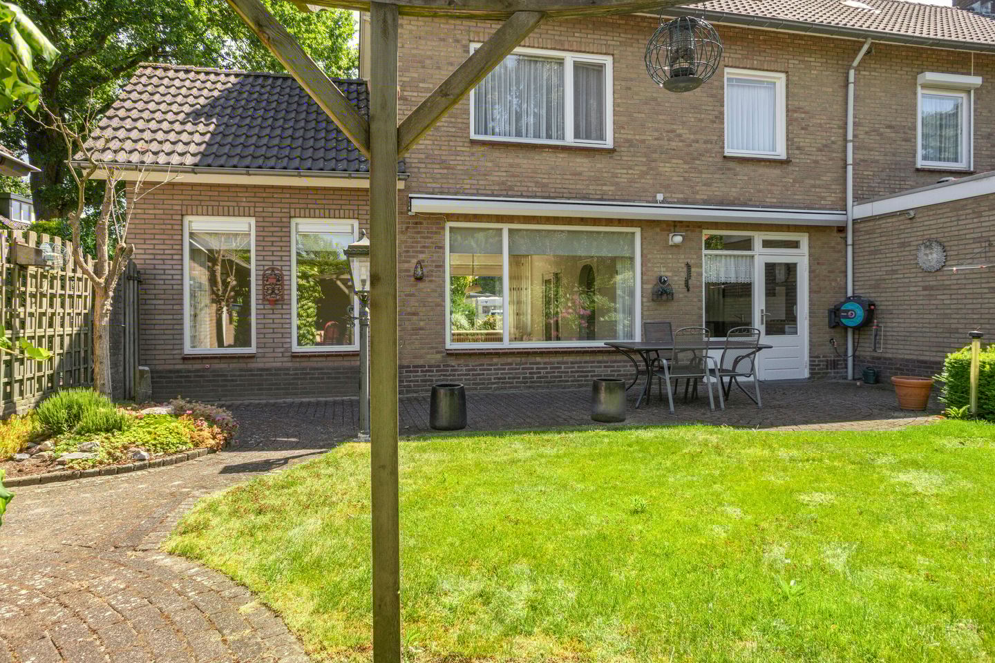 Photo 35 of Acacia 4