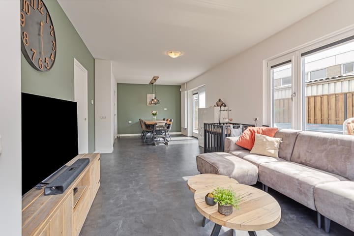 Photo 10 of Pieter Zeemanstraat 25-A