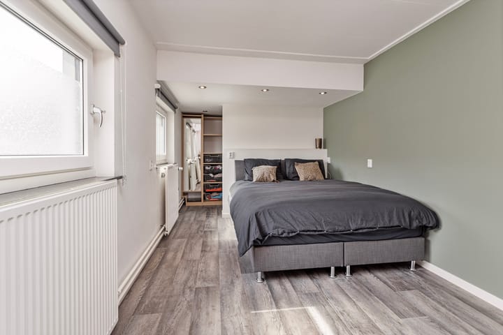 Photo 17 of Pieter Zeemanstraat 25-A