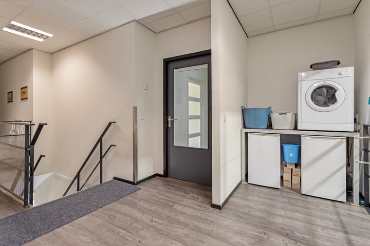 Photo 33 of Pieter Zeemanstraat 25-A