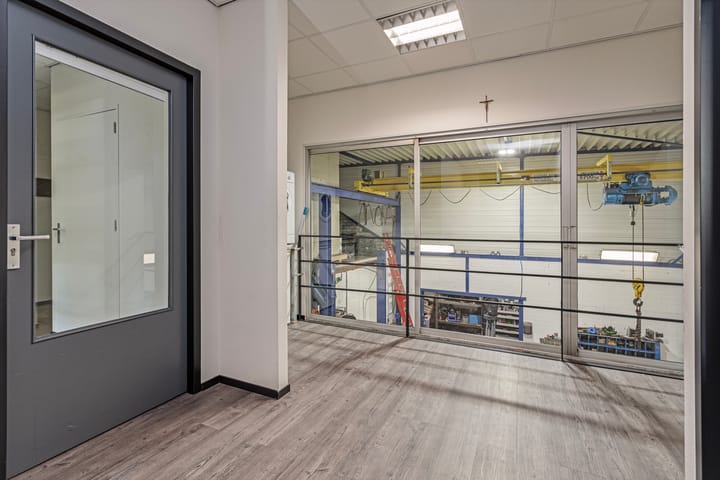 Photo 34 of Pieter Zeemanstraat 25-A