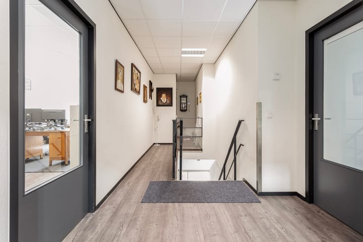 Photo 38 of Pieter Zeemanstraat 25-A