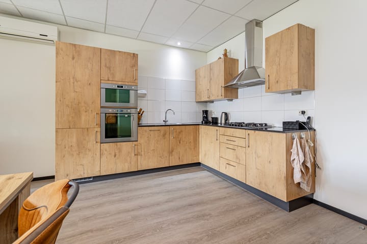 Photo 44 of Pieter Zeemanstraat 25-A