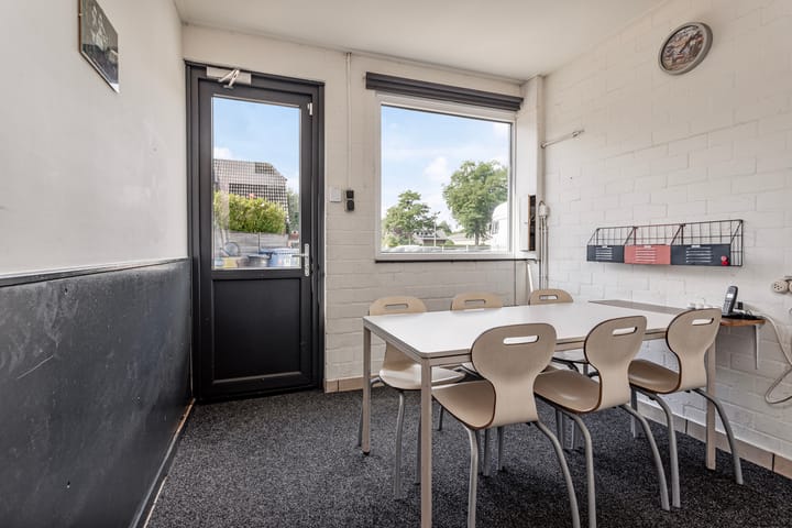 Photo 56 of Pieter Zeemanstraat 25-A