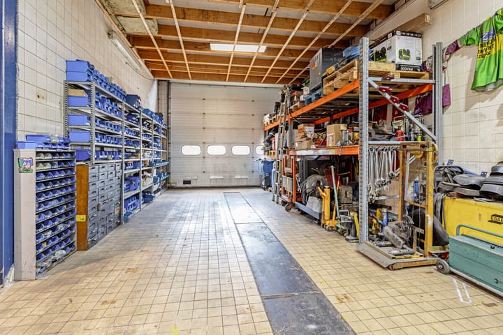 Photo 58 of Pieter Zeemanstraat 25-A