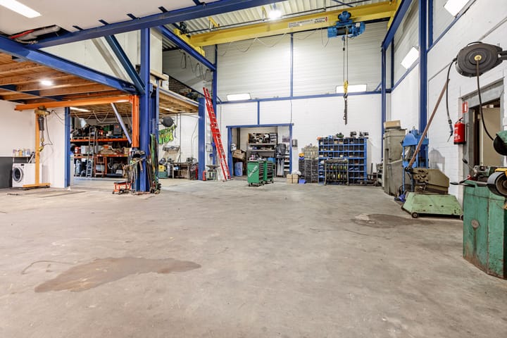 Photo 63 of Pieter Zeemanstraat 25-A