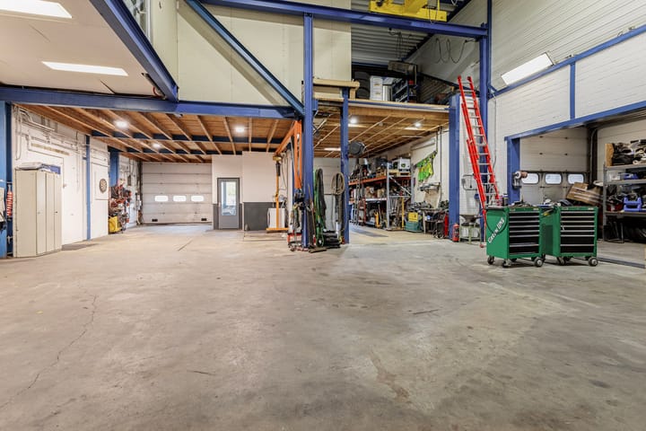 Photo 64 of Pieter Zeemanstraat 25-A