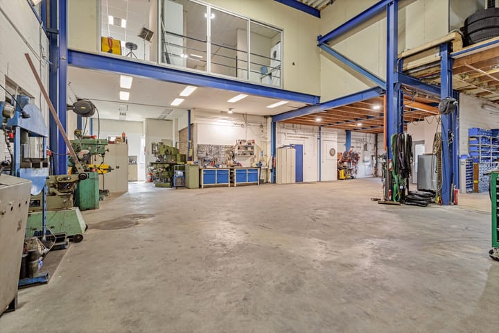 Photo 65 of Pieter Zeemanstraat 25-A