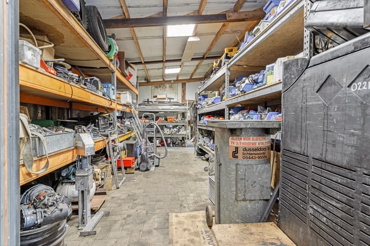 Photo 71 of Pieter Zeemanstraat 25-A