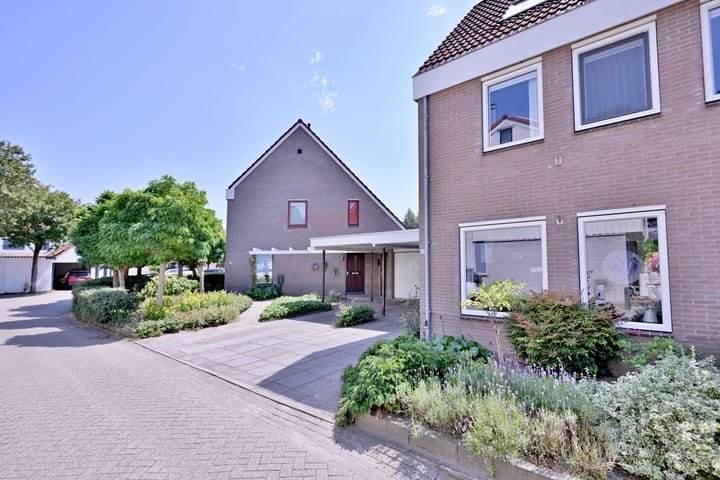 Foto 45 van Esdoornlaan 28