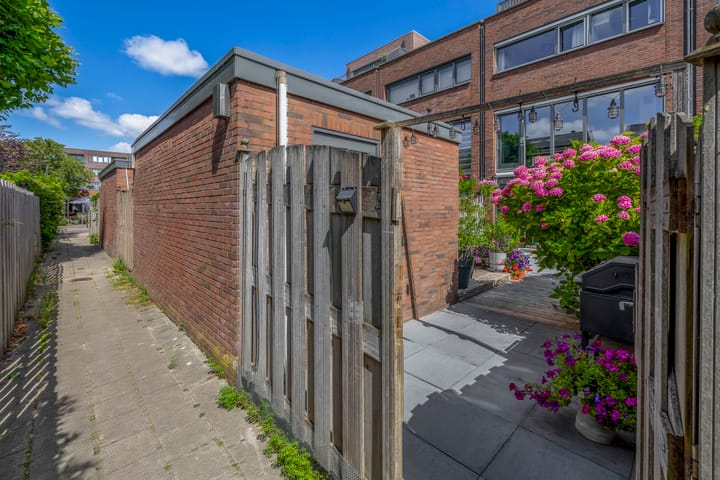 Photo 32 of Lelietuin 3