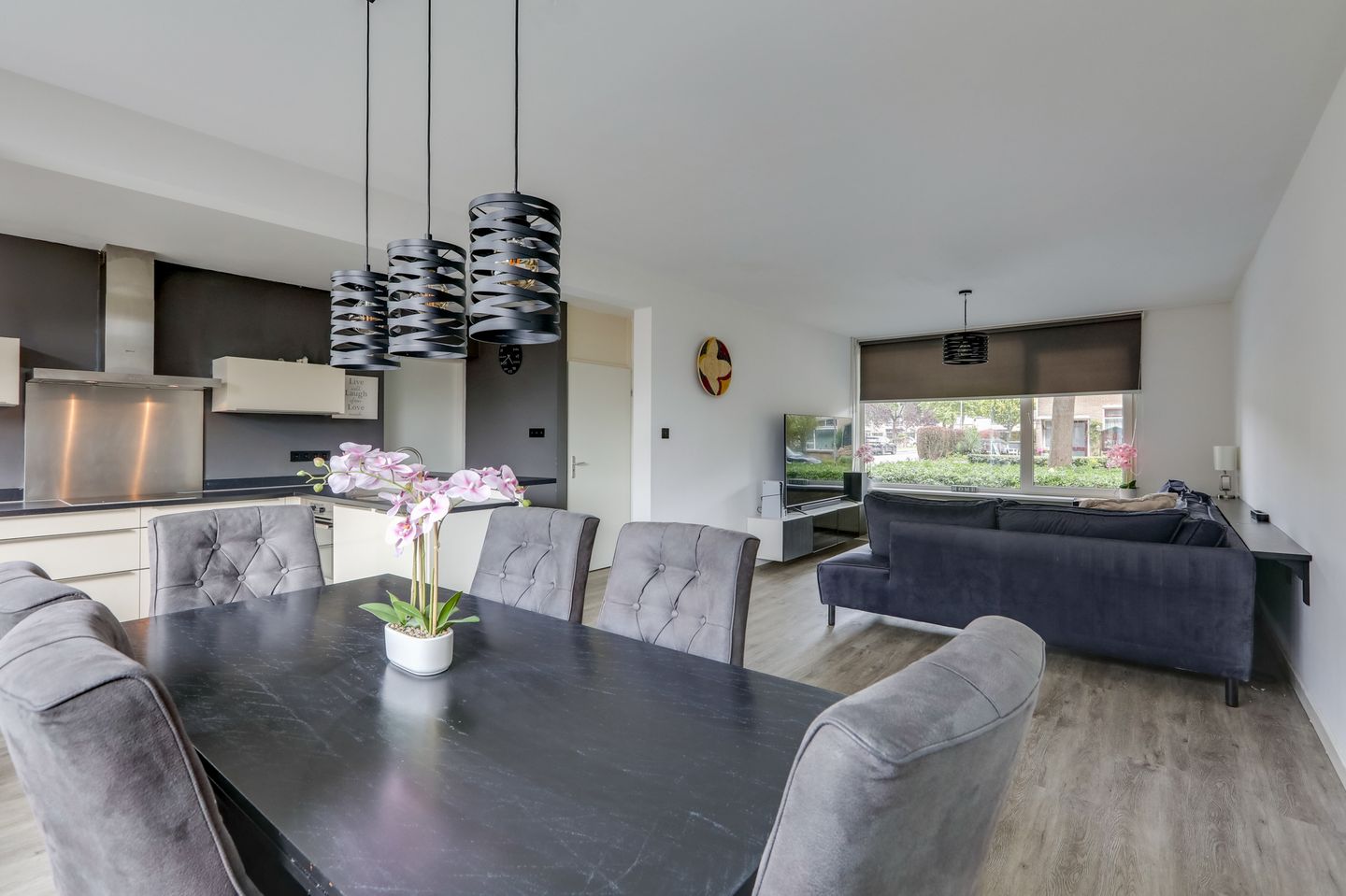 Photo 19 of Von Weberstraat 29