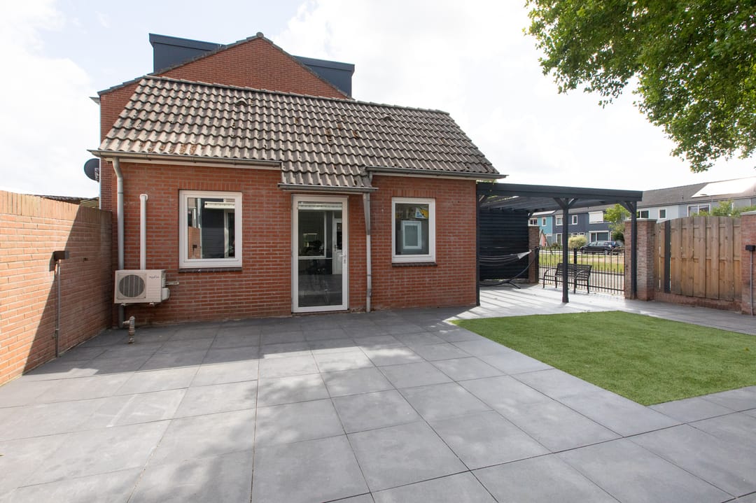 Photo 37 of Von Weberstraat 29