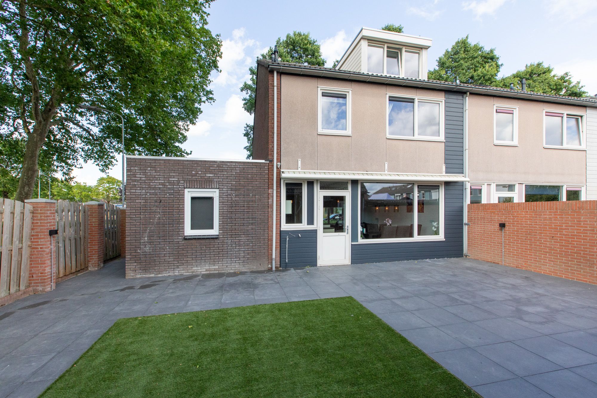 Photo 42 of Von Weberstraat 29