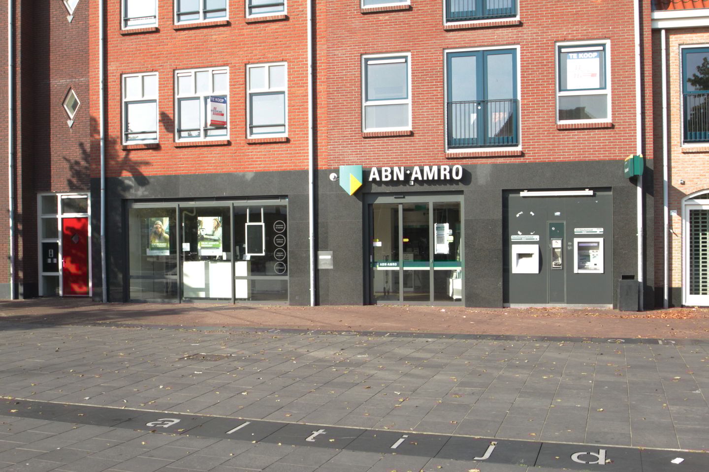 View photo 2 of Markt 9-e