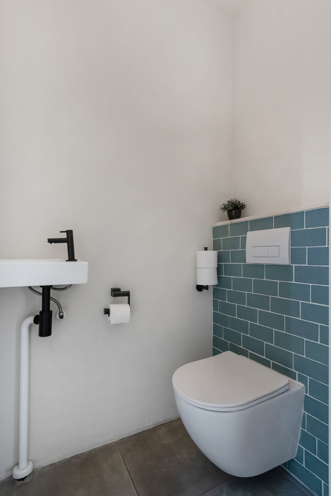 Photo 7 of De Weerd 16