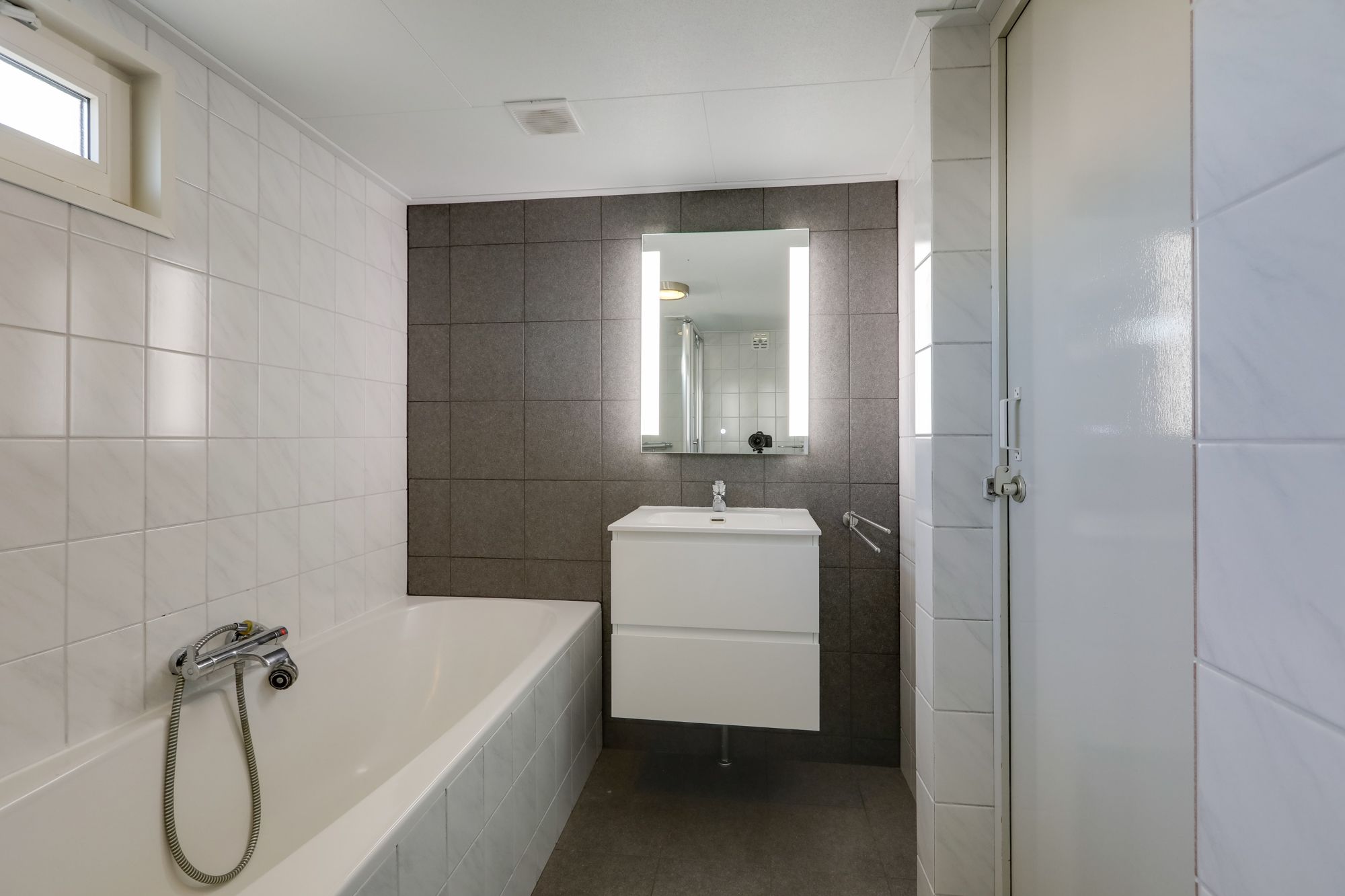 Foto 24 van Pastoor Gribnaustraat 2