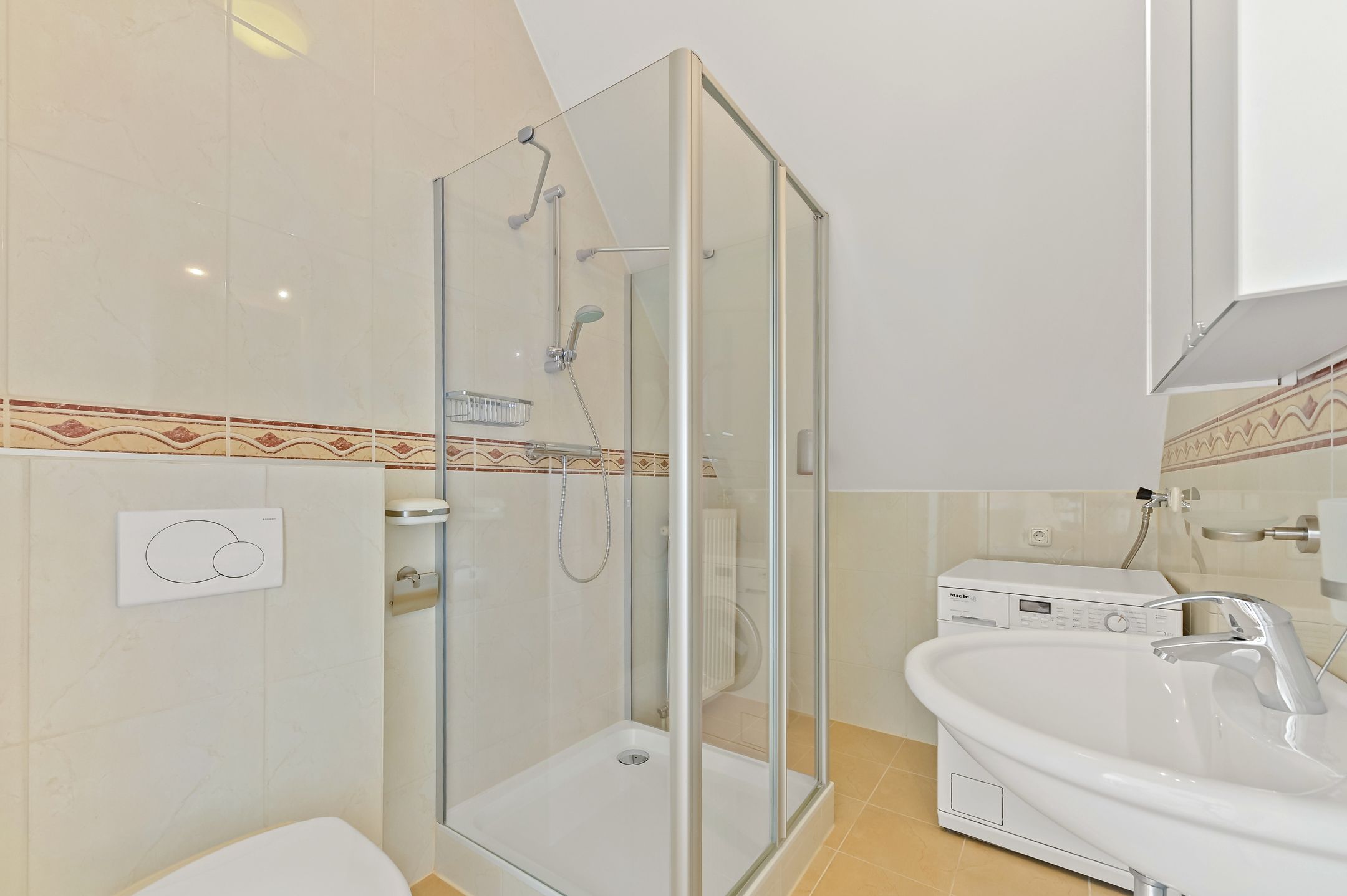 Photo 36 of Enkhuizensestraat 19-E