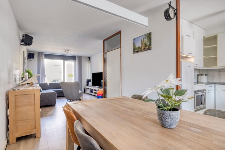 Photo 10 of Huurvaarderstraat 124