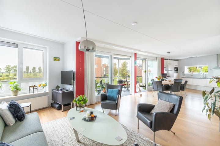 Photo 10 of Dagpauwoog 37