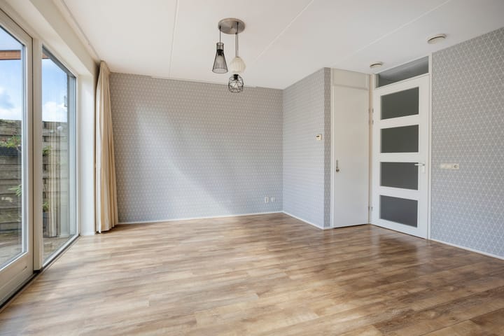 Foto 7 van Smaragd 36