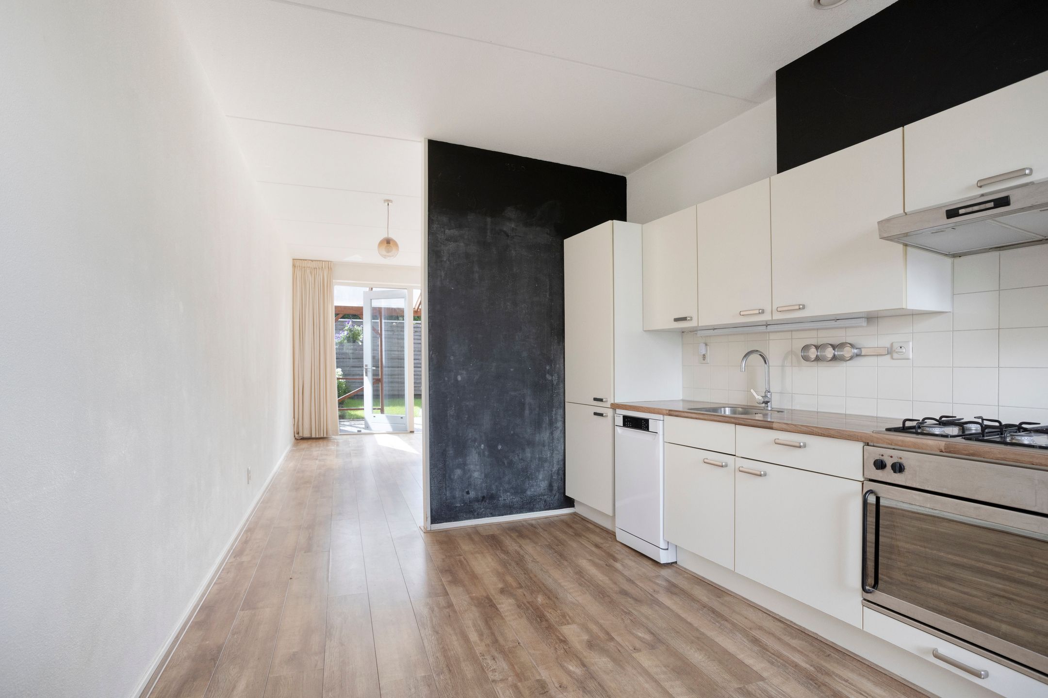 Foto 9 van Smaragd 36