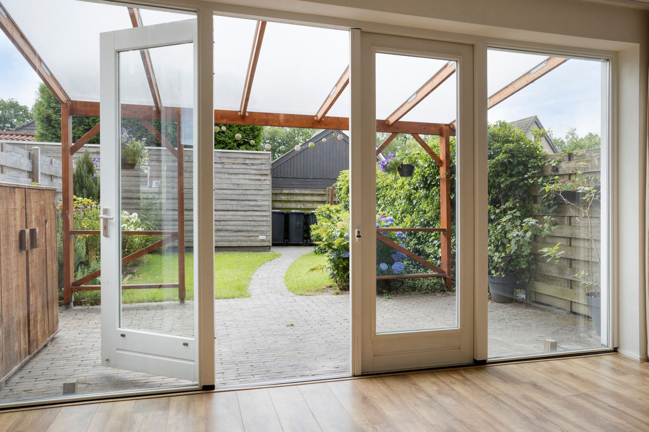 Foto 21 van Smaragd 36