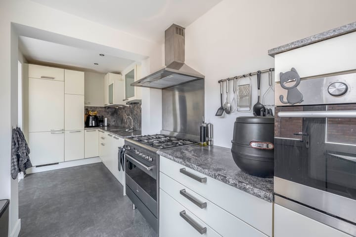 Foto 9 van van Linschotenstraat 12