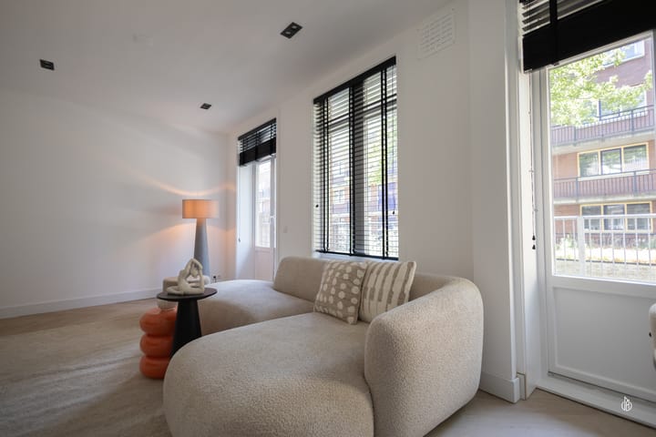 Photo 21 of Javastraat 152-D