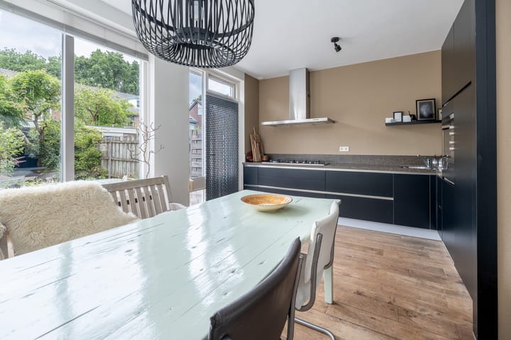 Foto 10 van Titus Brandsmastraat 31