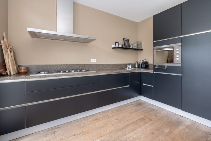 Foto 11 van Titus Brandsmastraat 31