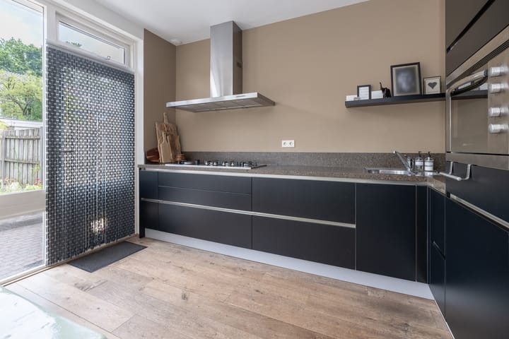 Foto 12 van Titus Brandsmastraat 31