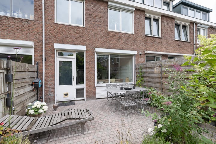 Foto 33 van Titus Brandsmastraat 31