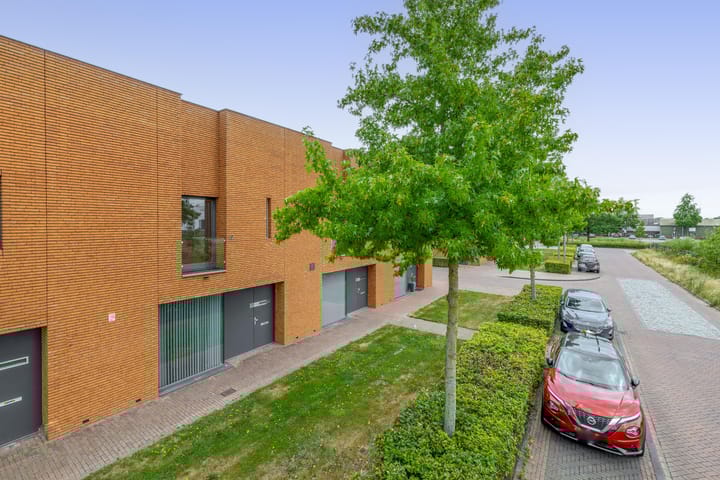 Photo 10 of Taftstraat 17