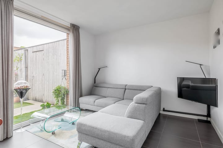 Photo 14 of Taftstraat 17