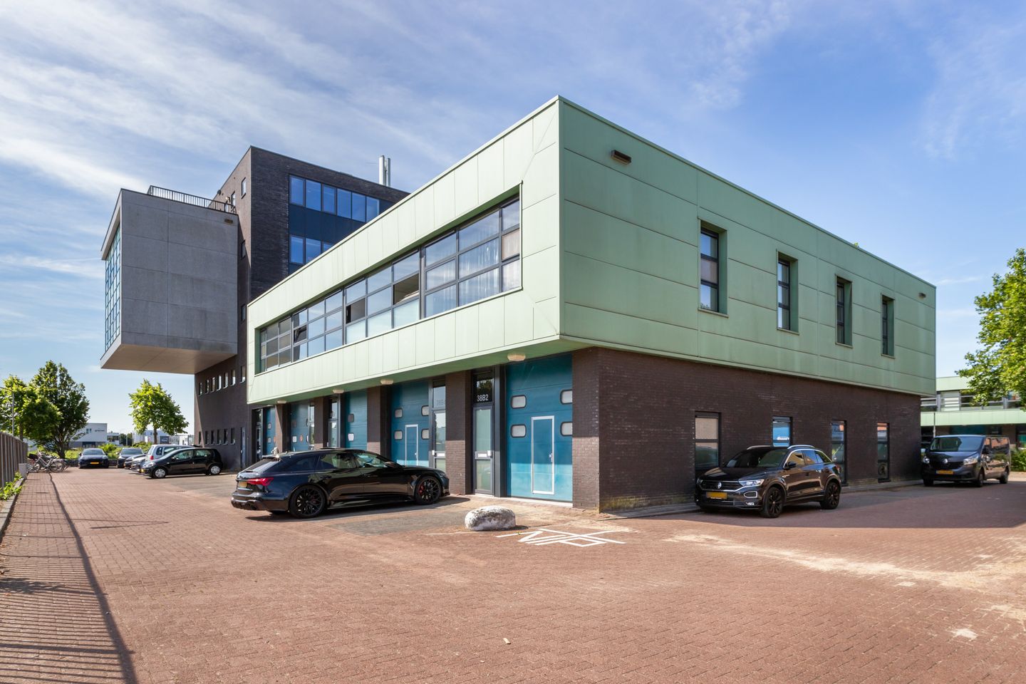 Bekijk foto 1 van A. van Leeuwenhoekweg 38-B8