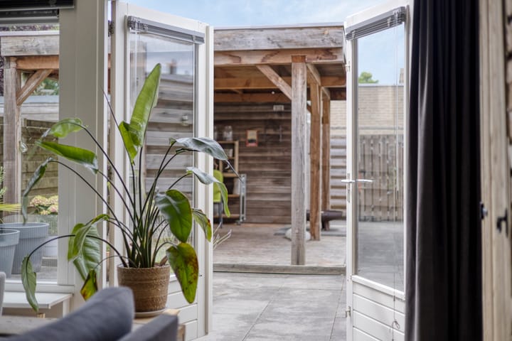 Photo 5 of Roerdomp 49