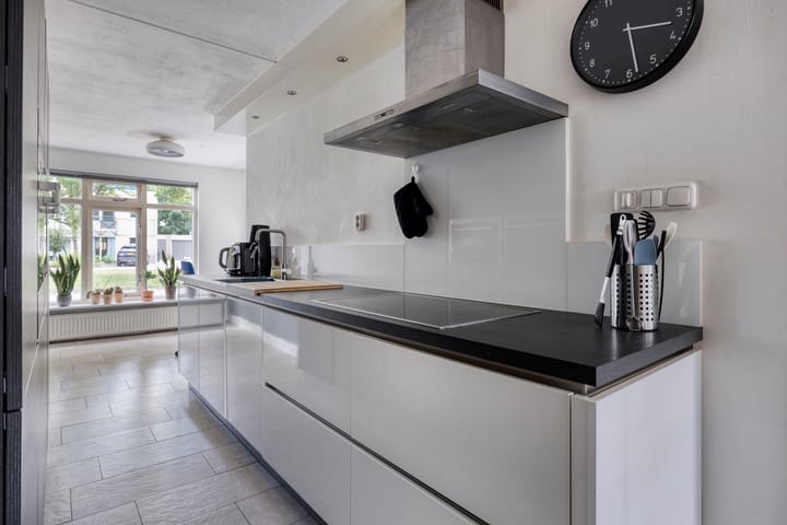 Photo 8 of Roerdomp 49