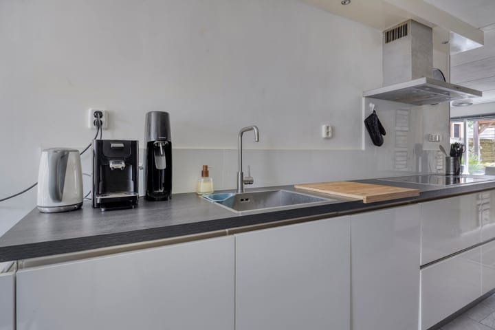 Photo 9 of Roerdomp 49