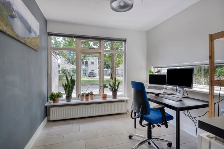 Photo 10 of Roerdomp 49