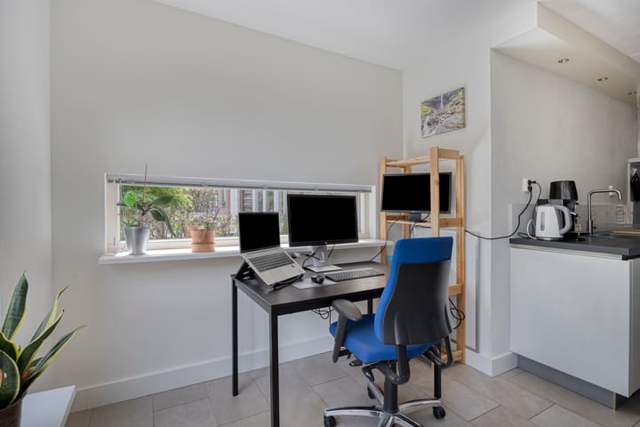 Photo 11 of Roerdomp 49