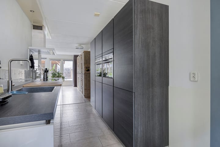 Photo 13 of Roerdomp 49