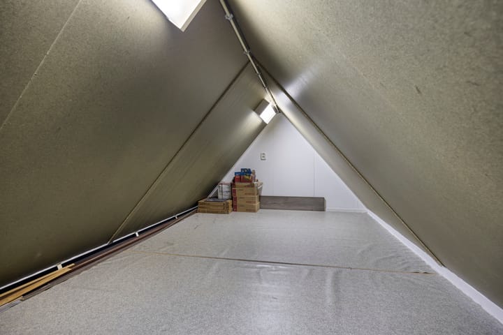 Photo 26 of Roerdomp 49