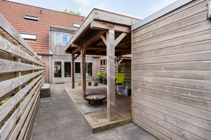 Photo 27 of Roerdomp 49