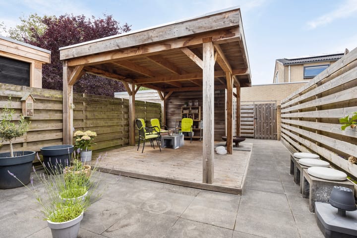 Photo 28 of Roerdomp 49