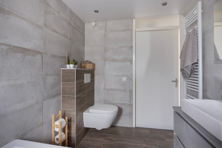 Photo 18 of Roerdomp 49