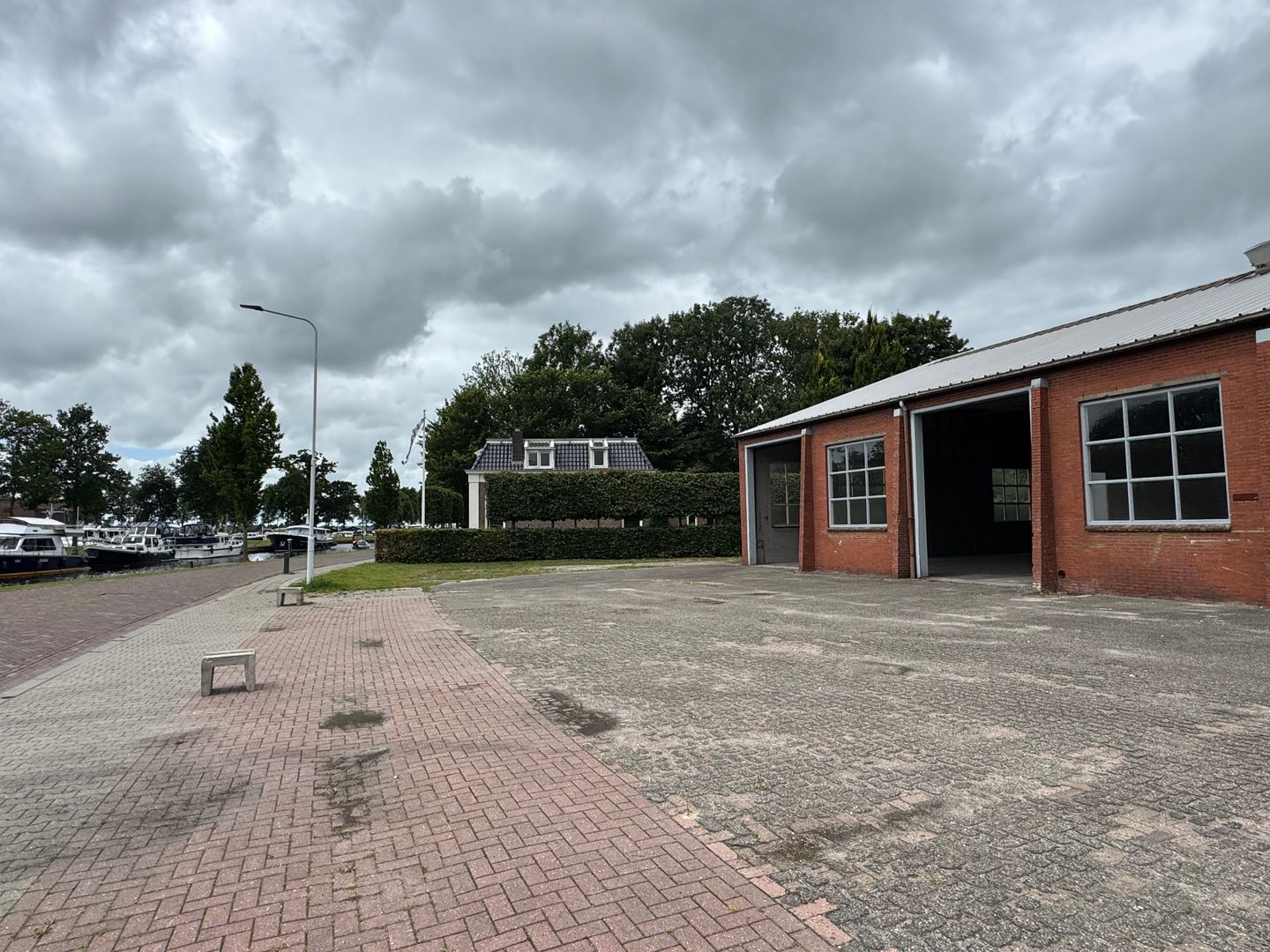 View photo 2 of Vegelinsweg 1-c