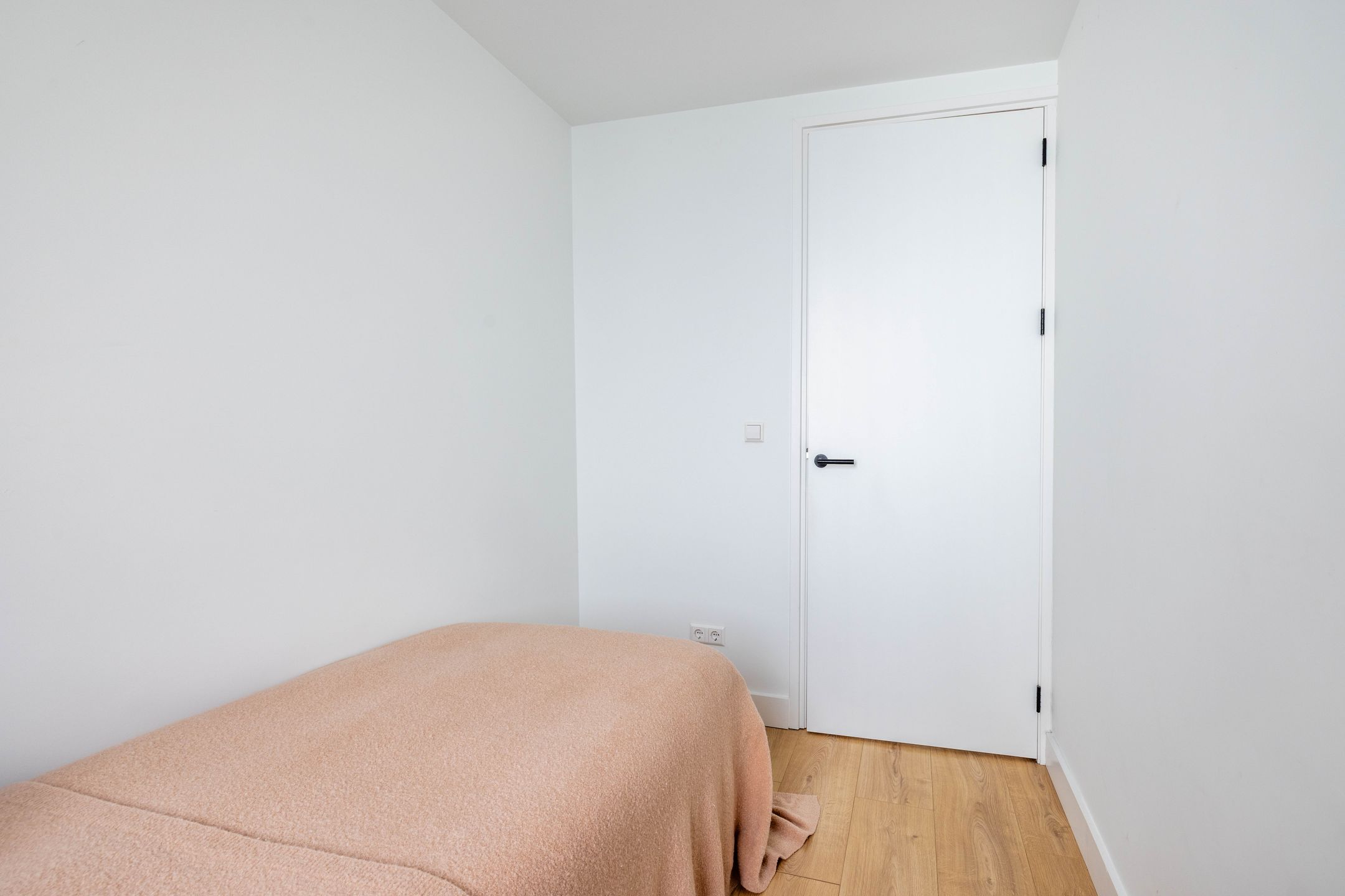 Photo 18 of Crooswijkseweg 85-A01